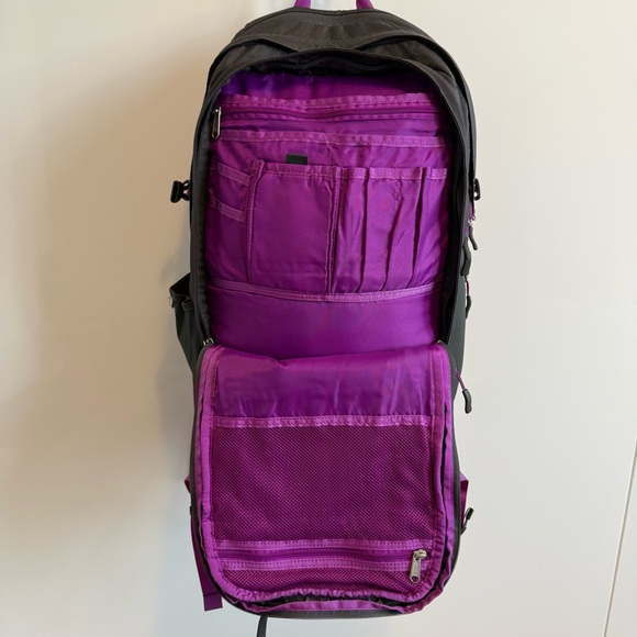 ⭐The North Face Surge II Backpack⭐ - Picture 8 of 11